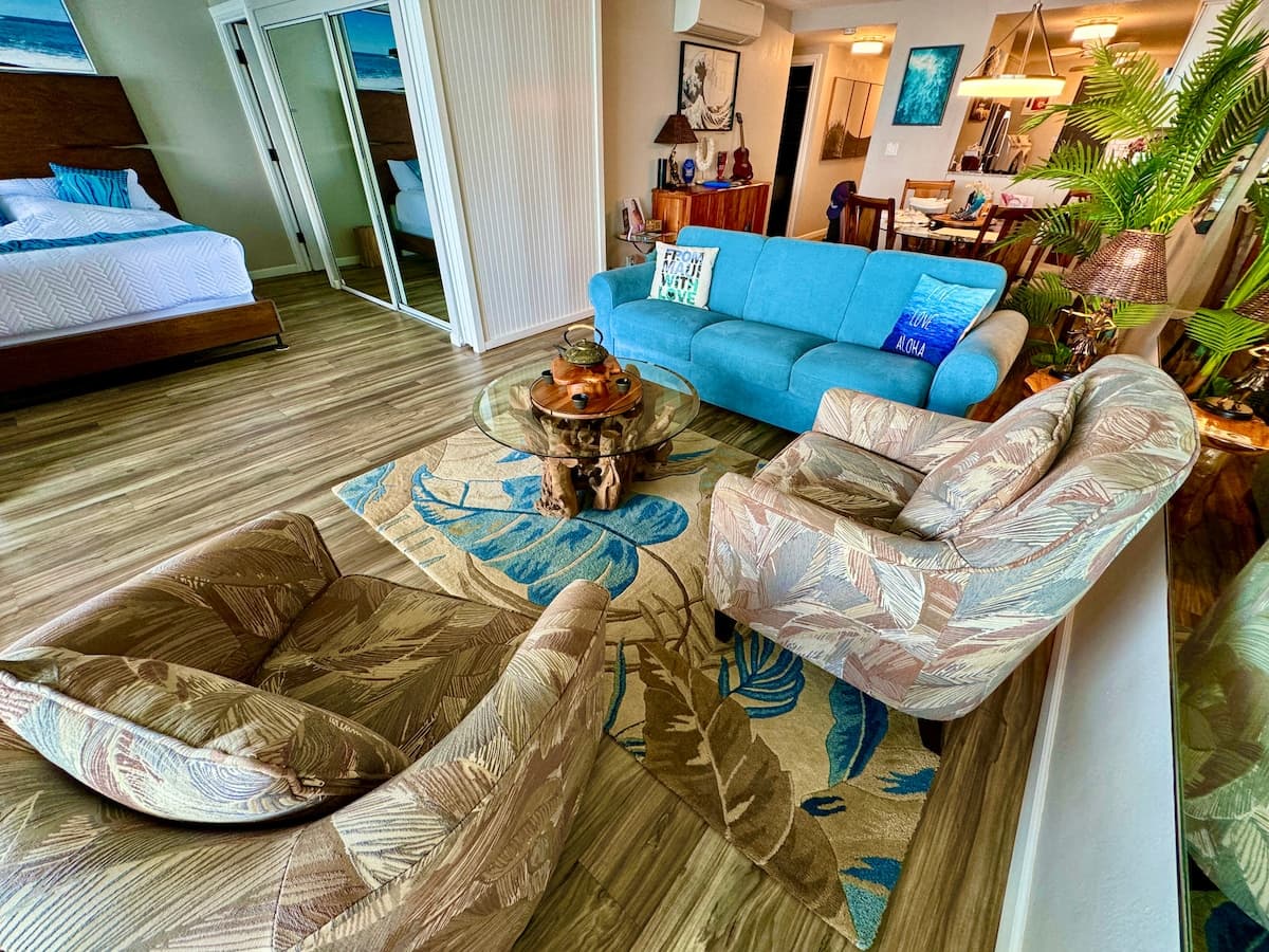 Condo in Wailuku · ★4.94 · 2 bedrooms · 3 beds · 2 baths - Photo 3