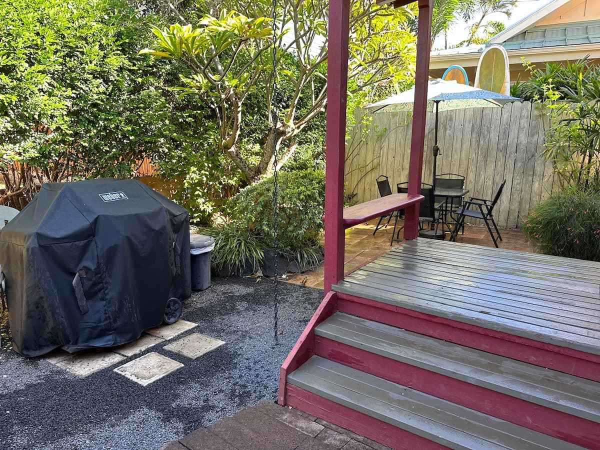 Walk to small beach, charming cottage - Photo 3