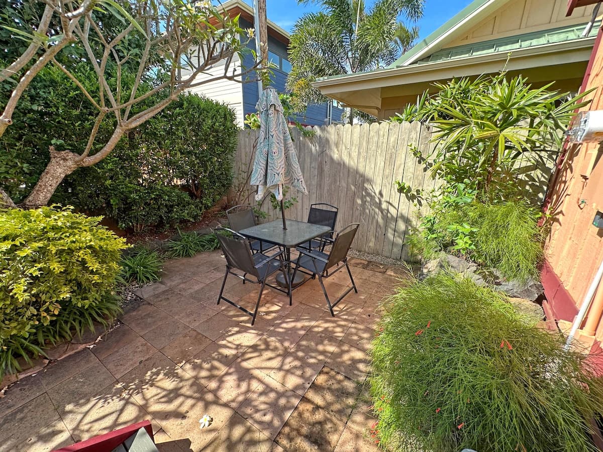 Walk to small beach, charming cottage - Photo 4