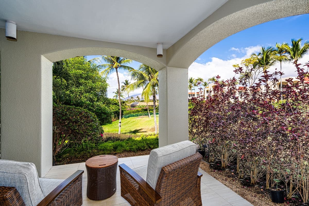 Condo in Kihei · ★4.89 · 1 bedroom · 2 beds · 2 baths - Photo 4