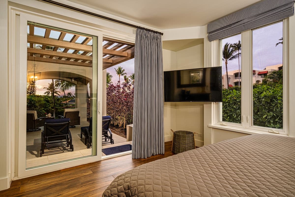 Condo in Kihei · ★4.89 · 1 bedroom · 2 beds · 2 baths - Photo 3