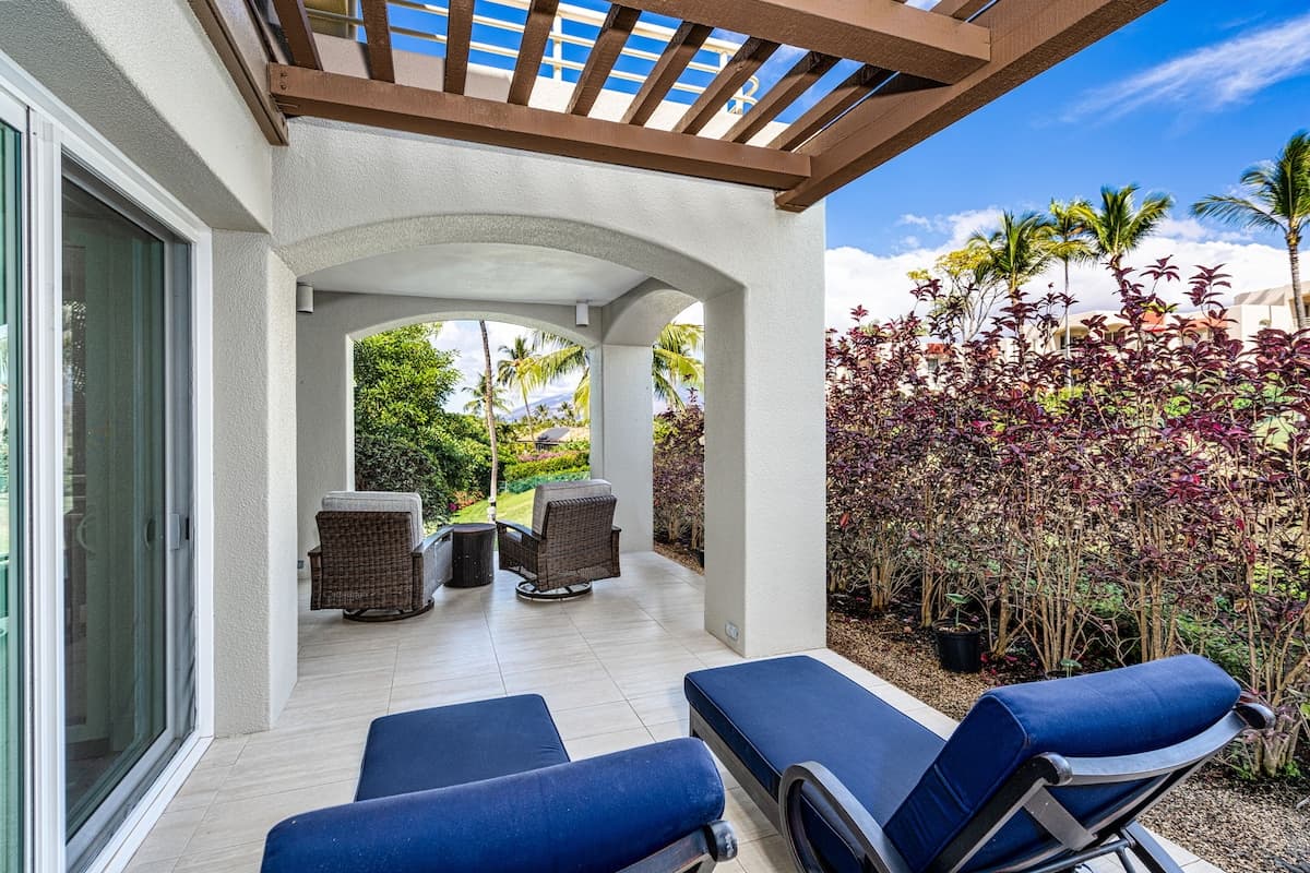 Condo in Kihei · ★4.89 · 1 bedroom · 2 beds · 2 baths - Photo 5