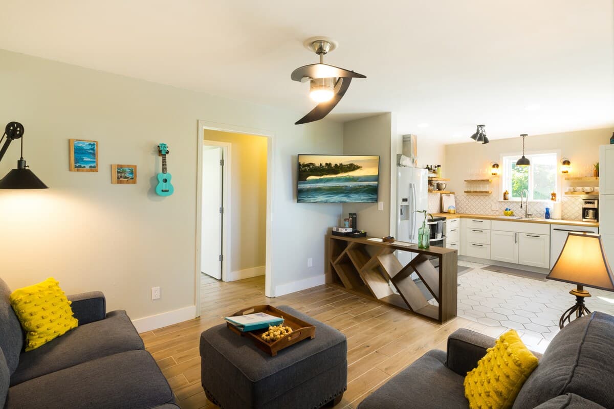 Home in Kailua-Kona · ★5.0 · 2 bedrooms · 2 beds · 1 bath - Photo 1