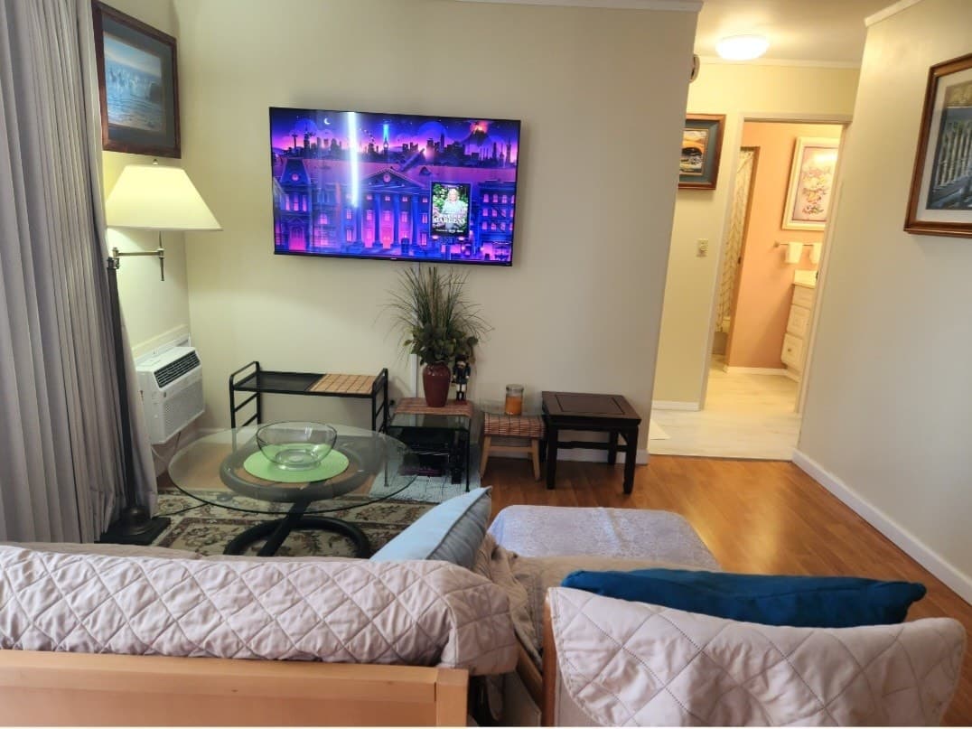 Condo in Honolulu · ★5.0 · 1 bedroom · 1 bed · 1 private bath - Photo 1