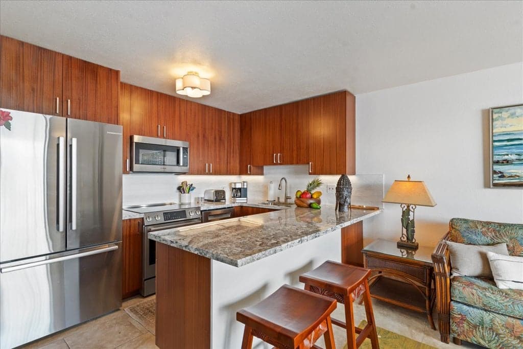 Condo in Maalaea · ★4.85 · 1 bedroom · 2 beds · 1 bath - Photo 4