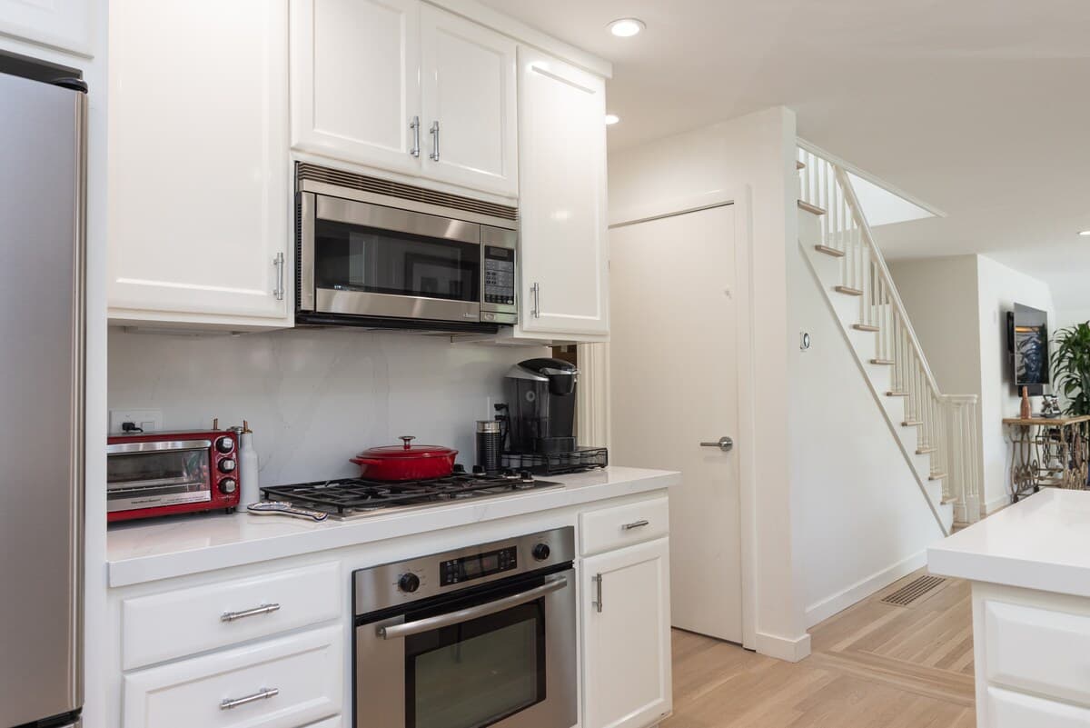 Newly Remodeled Modern Retreat Near SF - Photo 5