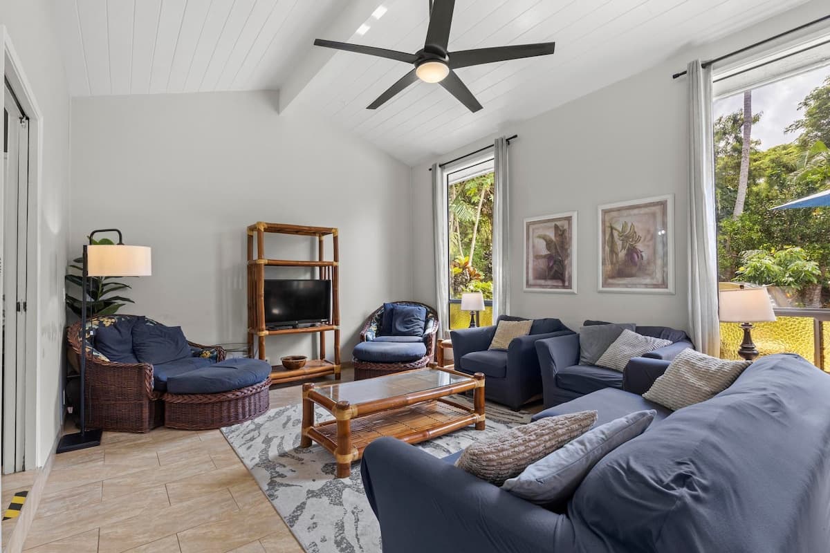 Home in Kailua-Kona · ★4.67 · 4 bedrooms · 7 beds · 4.5 private baths - Photo 5