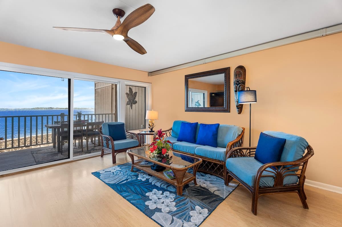 Condo in Kailua-Kona · ★4.88 · 2 bedrooms · 2 beds · 2 baths - Photo 1