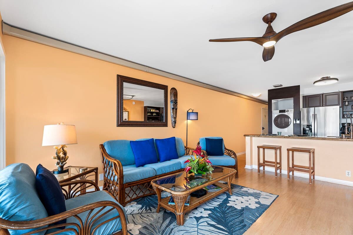 Condo in Kailua-Kona · ★4.88 · 2 bedrooms · 2 beds · 2 baths - Photo 2