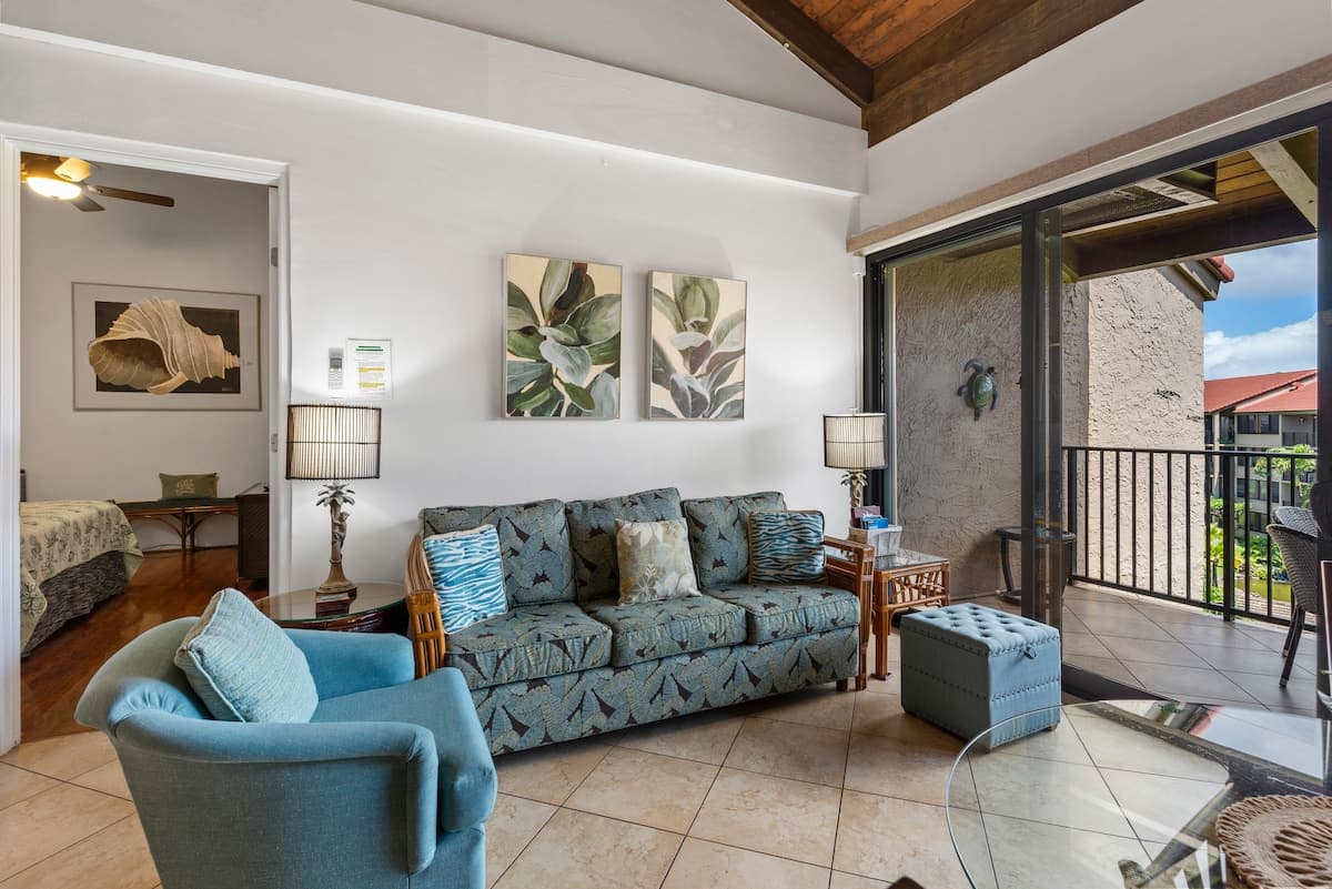 Condo in Lahaina · ★4.88 · 3 bedrooms · 5 beds · 2 baths - Photo 4