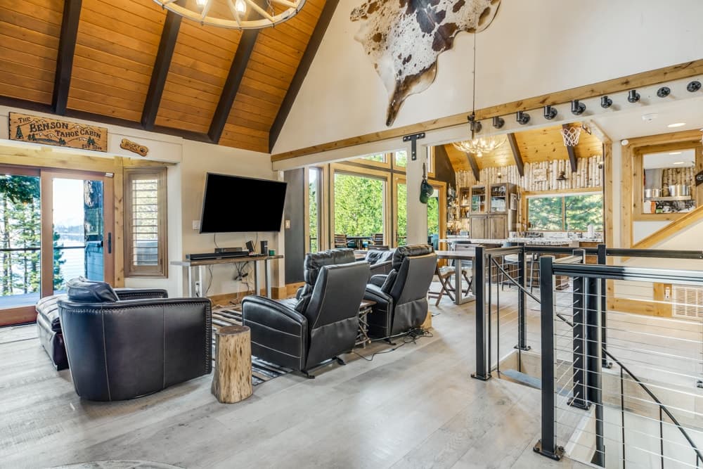 Chalet in Incline Village · ★5.0 · 7 bedrooms · 11 beds · 5 private baths - Photo 5