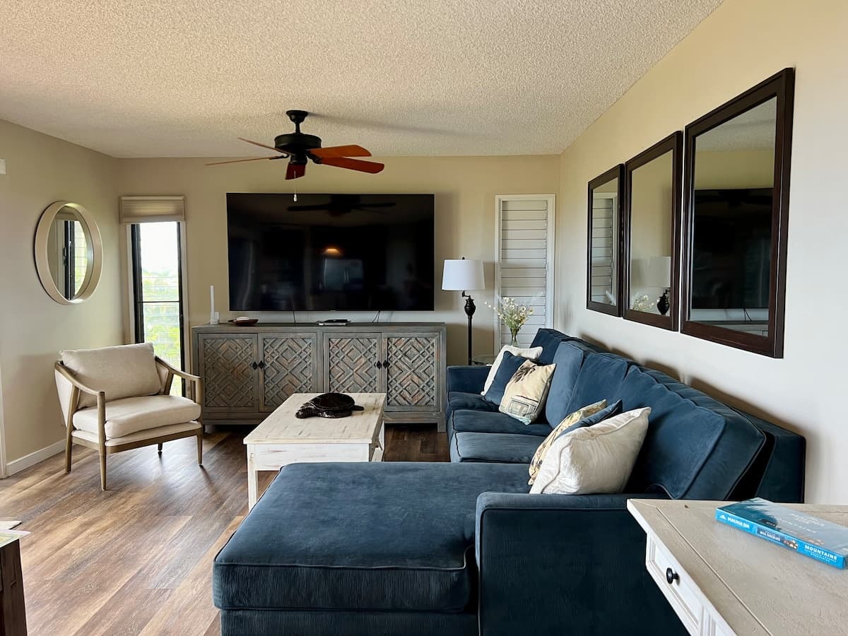 Condo in Wailea · ★4.88 · 2 bedrooms · 3 beds · 2 private baths - Photo 3