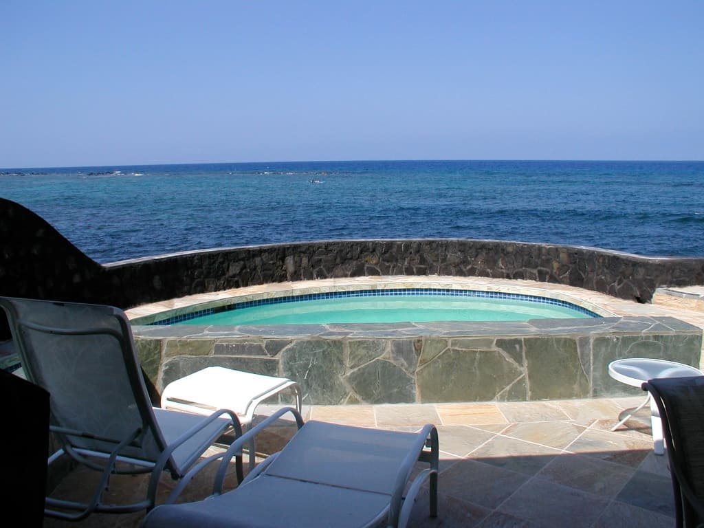 Home in Kailua-Kona · ★4.9 · 2 bedrooms · 3 beds · 2 baths - Photo 4