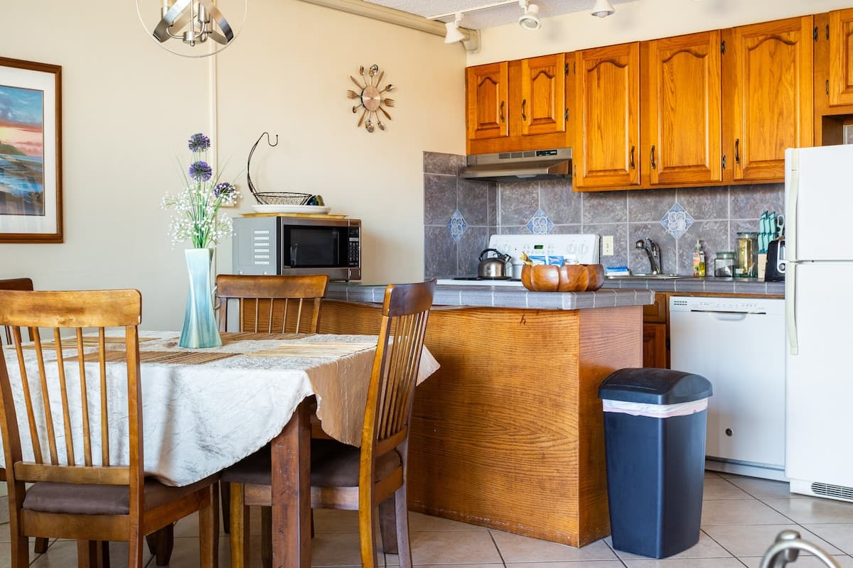 Condo in Kihei · ★4.79 · 1 bedroom · 2 beds · 1 private bath - Image 15