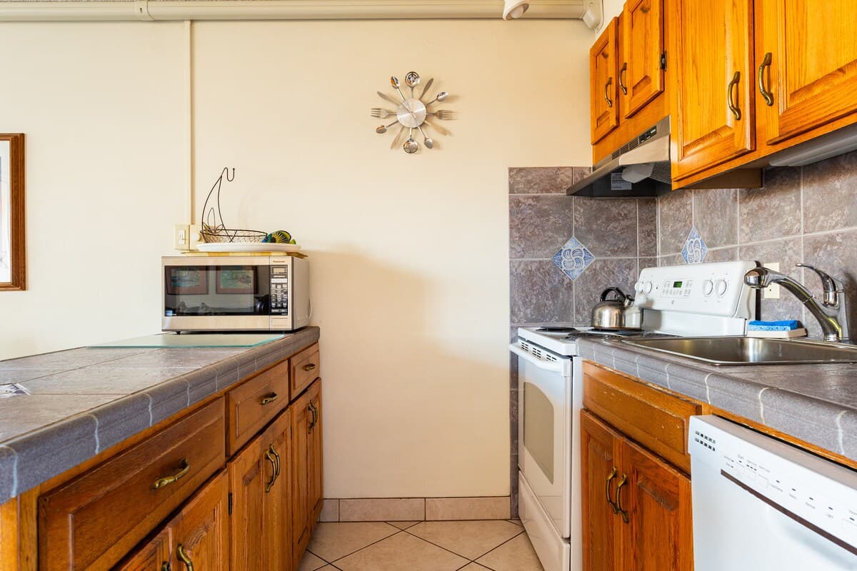 Condo in Kihei · ★4.79 · 1 bedroom · 2 beds · 1 private bath - Image 8