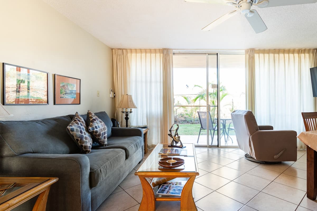 Condo in Kihei · ★4.79 · 1 bedroom · 2 beds · 1 private bath - Photo 5