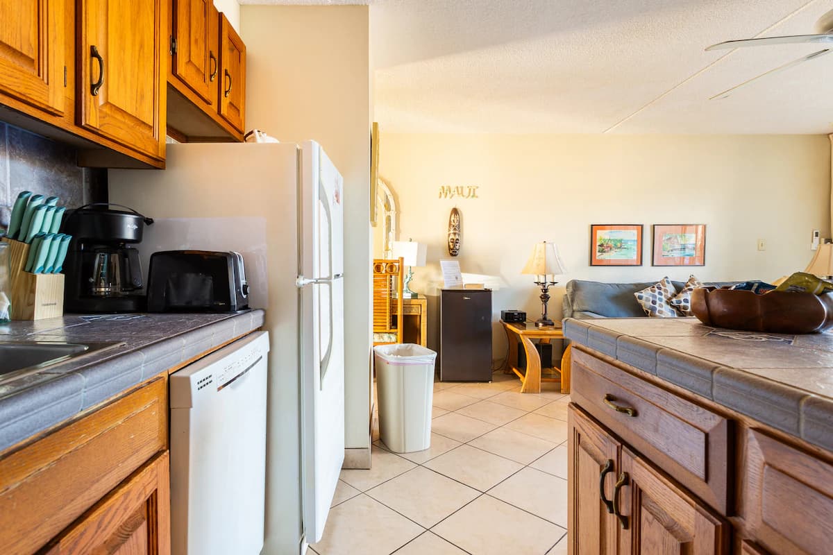Condo in Kihei · ★4.79 · 1 bedroom · 2 beds · 1 private bath - Image 11