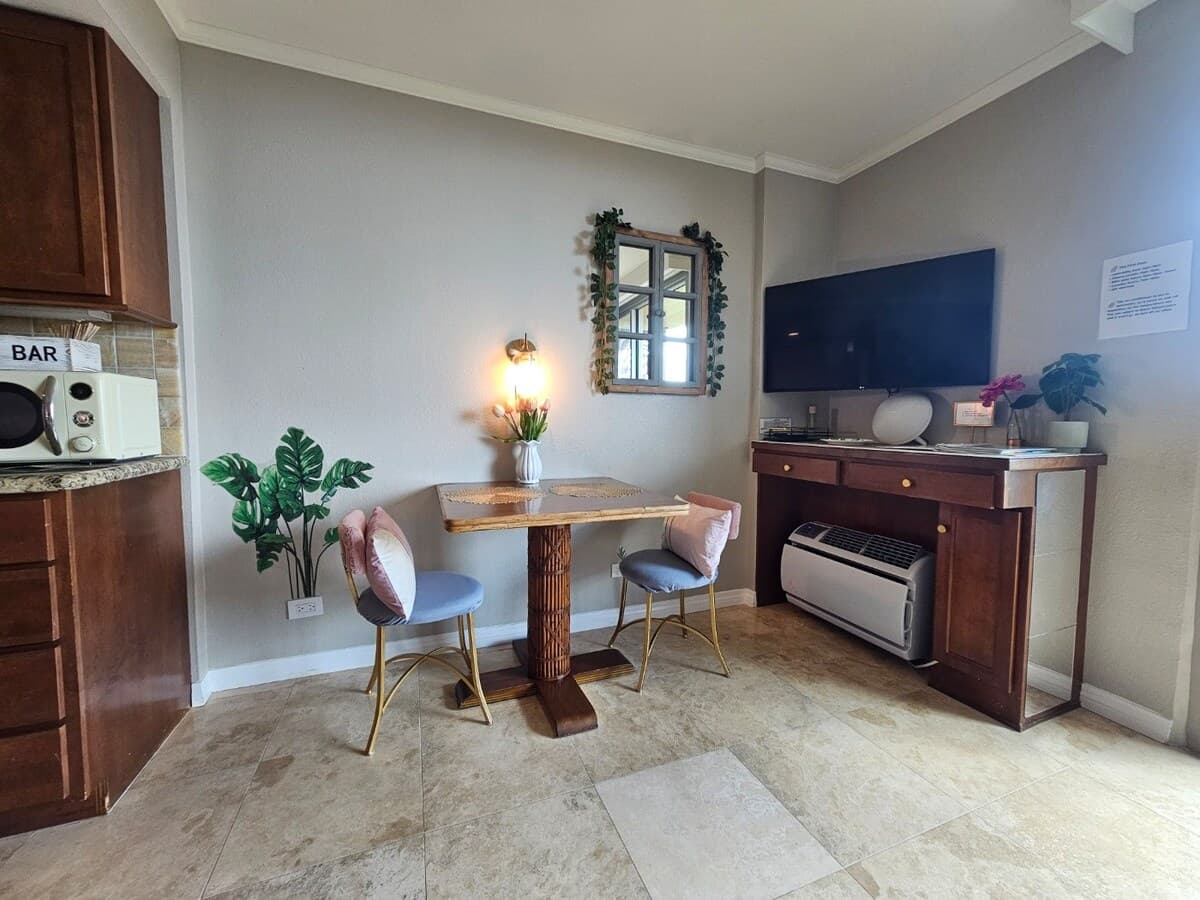 Hotel in Honolulu · ★4.94 · 1 bedroom · 2 beds · 1 private bath - Photo 3
