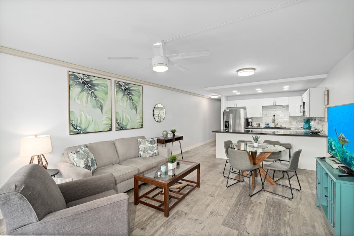 Home in Kihei · ★4.98 · 1 bedroom · 2 beds · 2 baths - Photo 1
