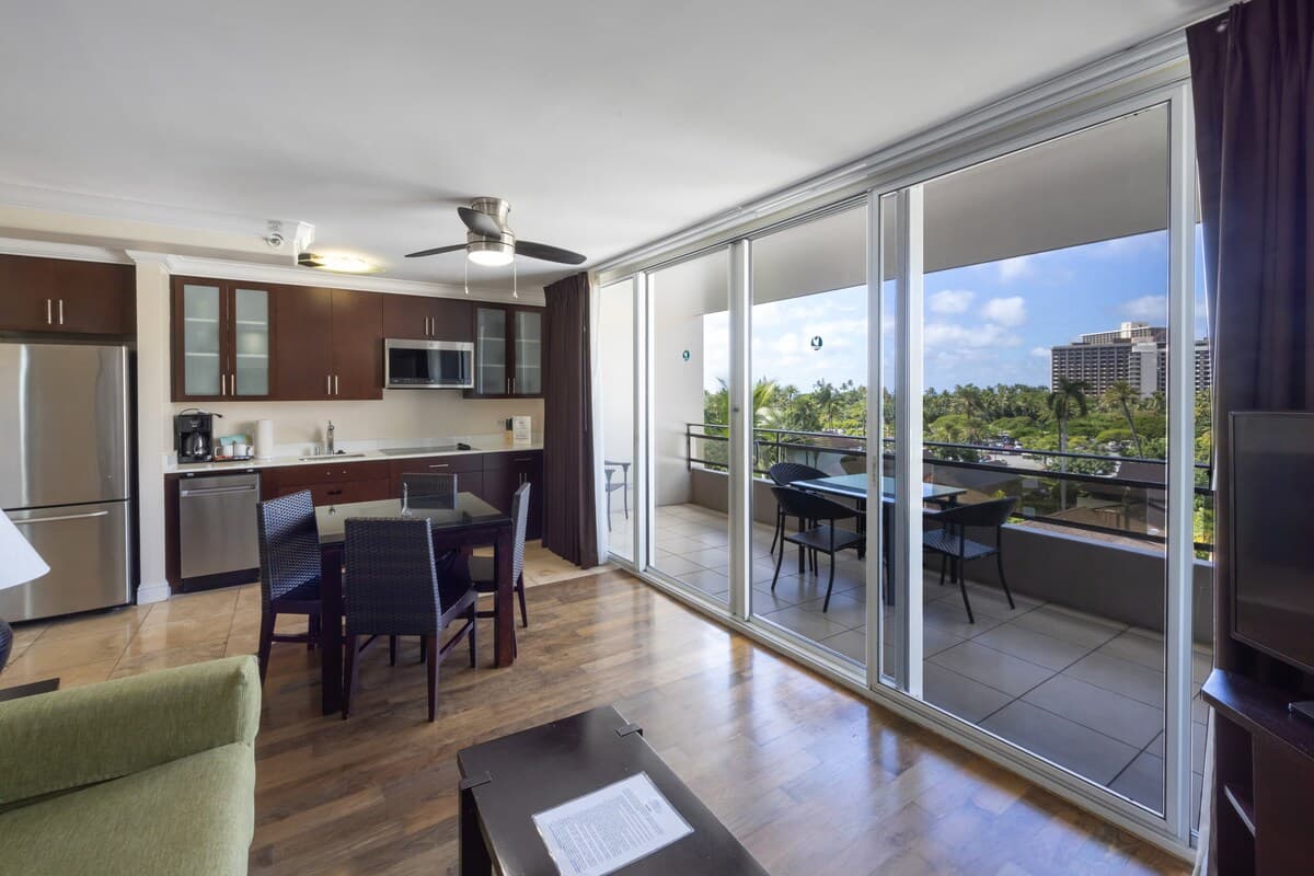 Regency Waikiki City Vw 2B Never-end summer deal! - Photo 5