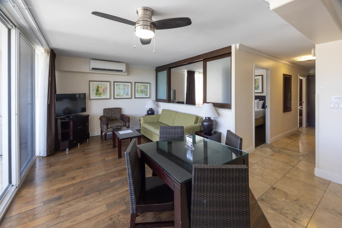 Regency Waikiki City Vw 2B Never-end summer deal! - Photo 2