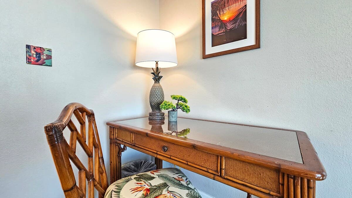Condo in Honolulu · ★4.96 · 1 bedroom · 1 bed · 1 private bath - Photo 5