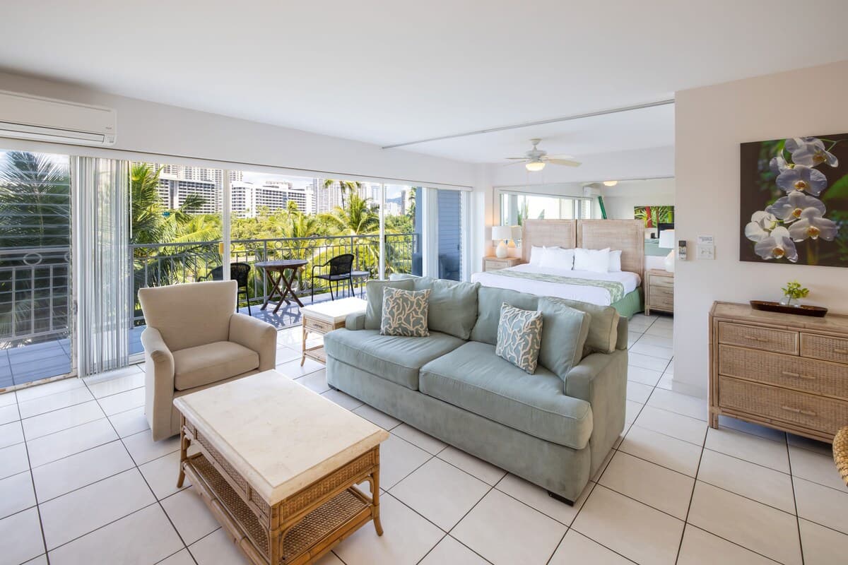 Waikiki Shore Ocean View 1B *January Special!* - Photo 5