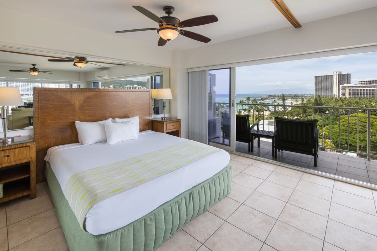 Waikiki Shore Ocean View*Never ending summer deal* - Photo 1