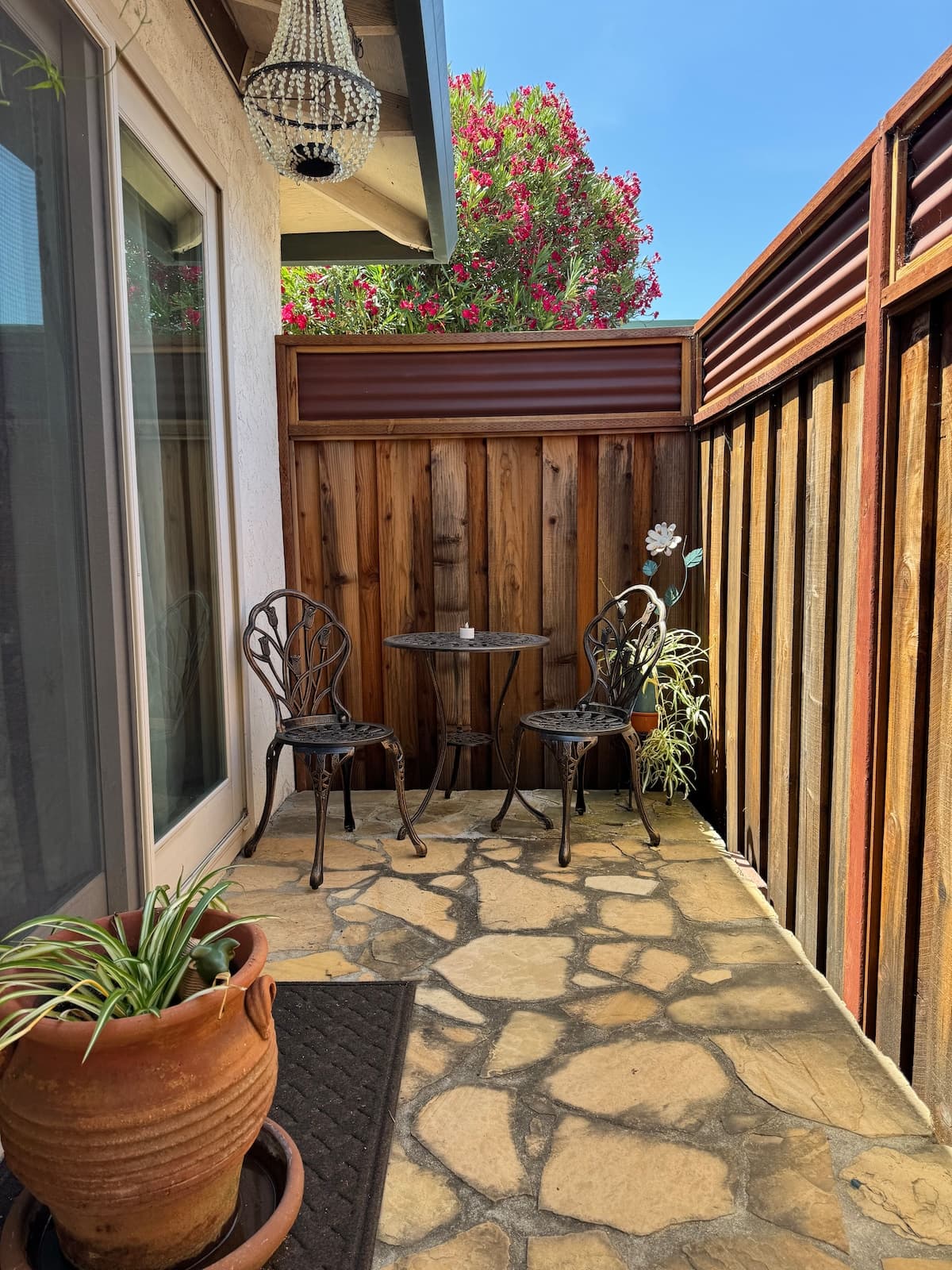 Classic Sonoma Getaway Near Square, Bikes + Yard - Photo 4