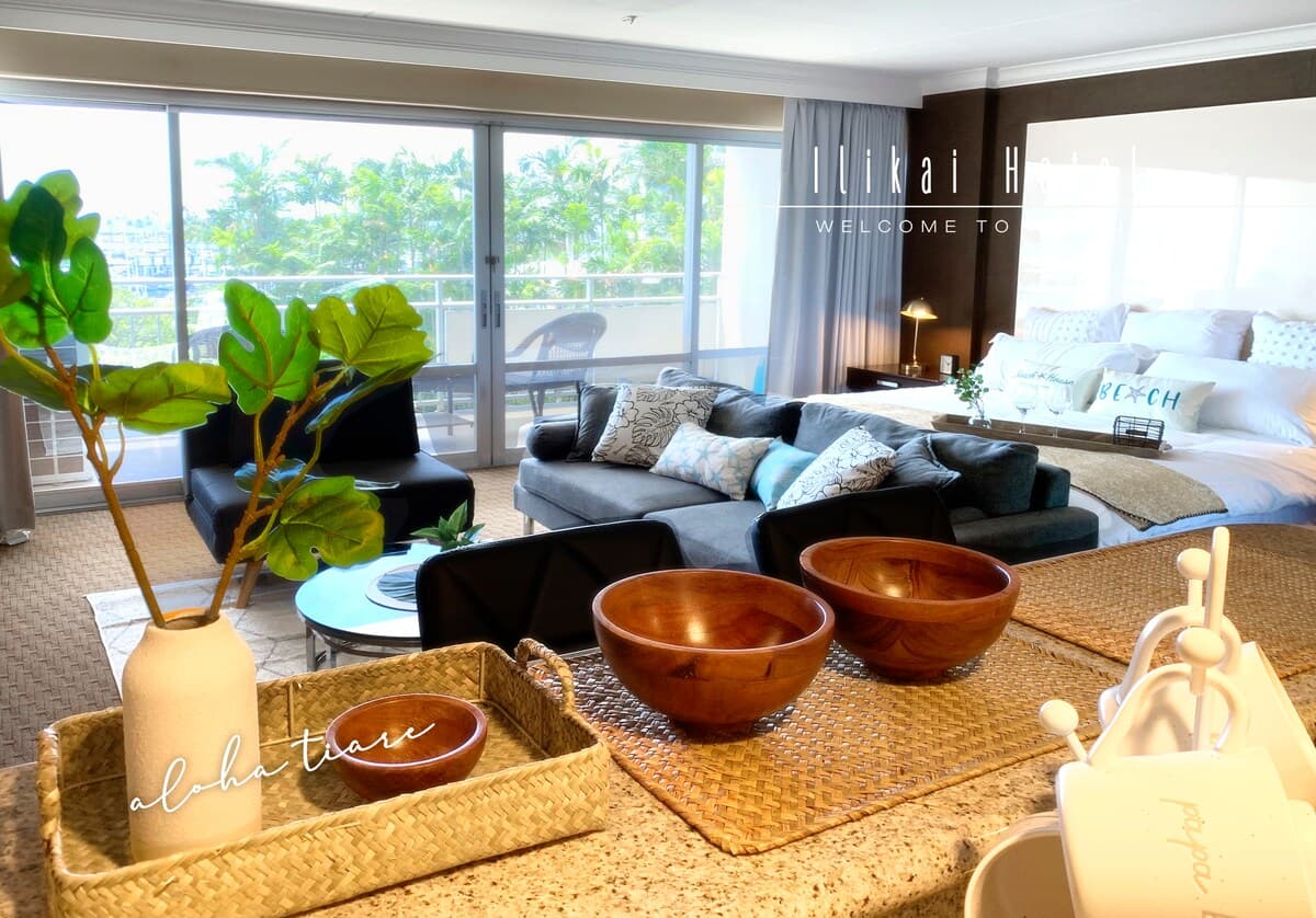 Condo in Honolulu · ★4.88 · Studio · 4 beds · 1 private bath - Photo 2