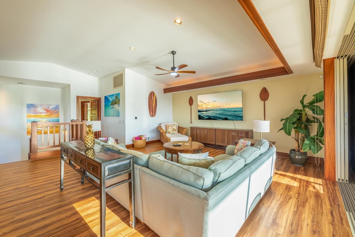 Home in Waimea · ★4.98 · 3 bedrooms · 4 beds · 3.5 baths - Photo 2
