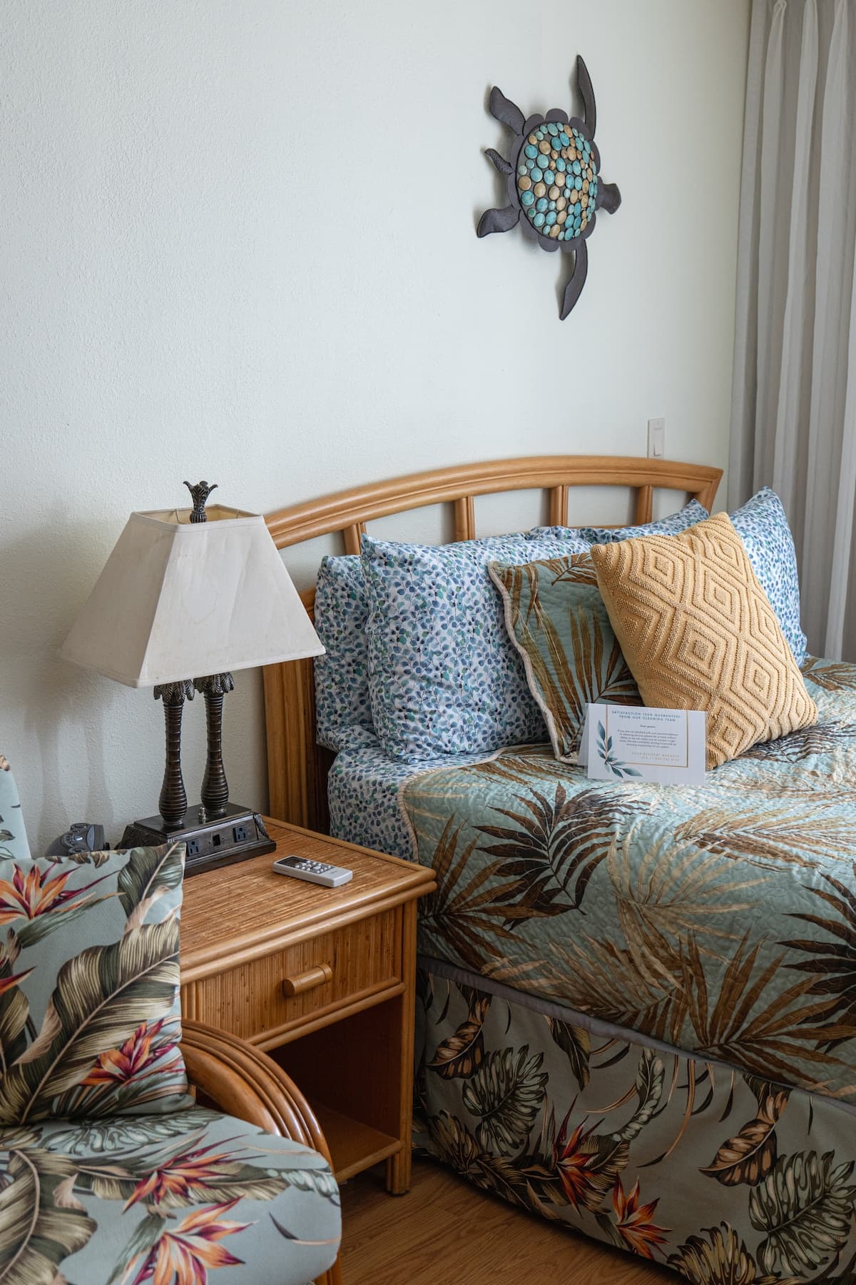Condo in Honolulu · ★4.81 · Studio · 2 beds · 1 private bath - Photo 1