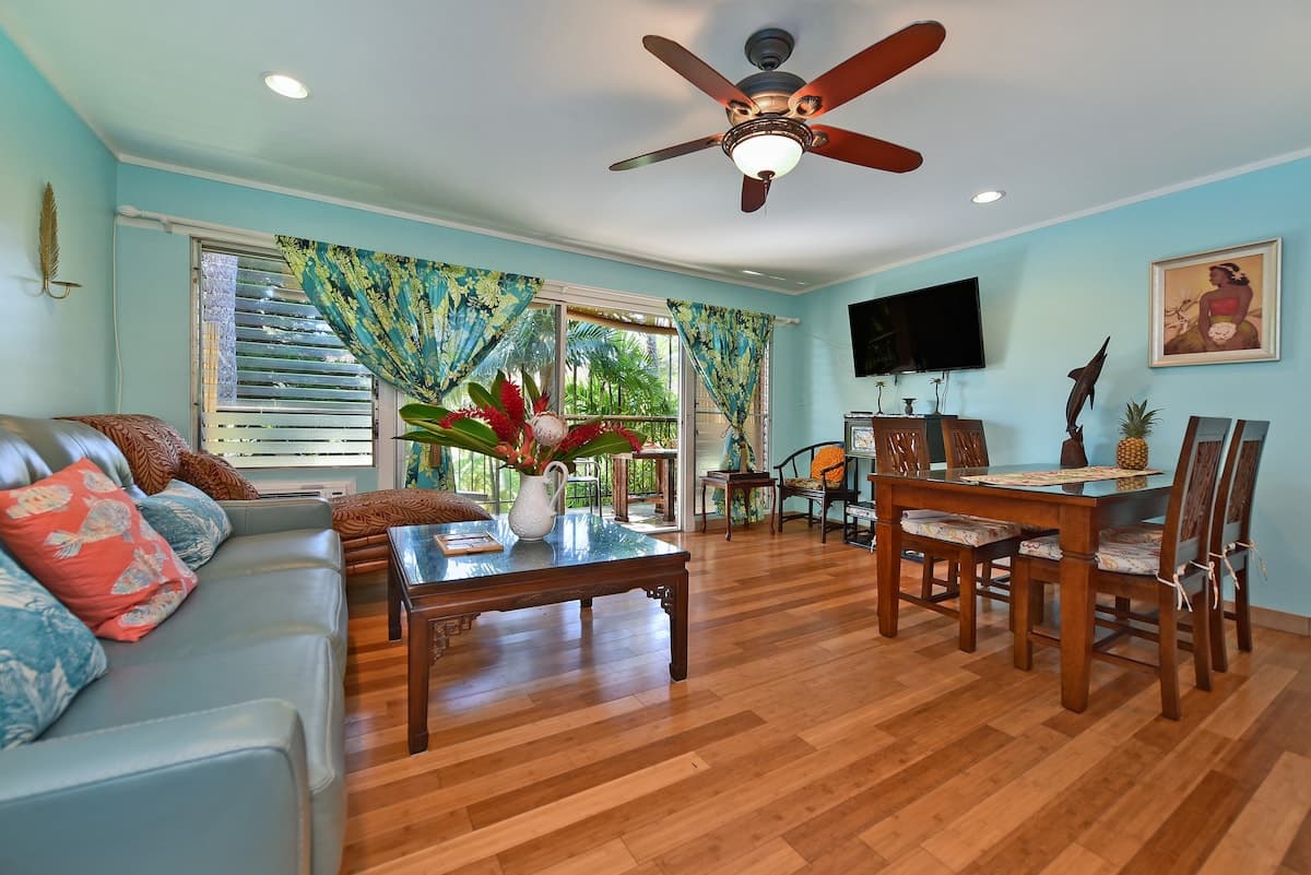 Condo in Lahaina · ★4.73 · 1 bedroom · 2 beds · 1 private bath - Photo 5