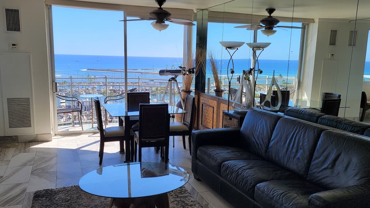 Condo in Honolulu · ★4.73 · 1 bedroom · 2 beds · 1 private bath - Photo 1