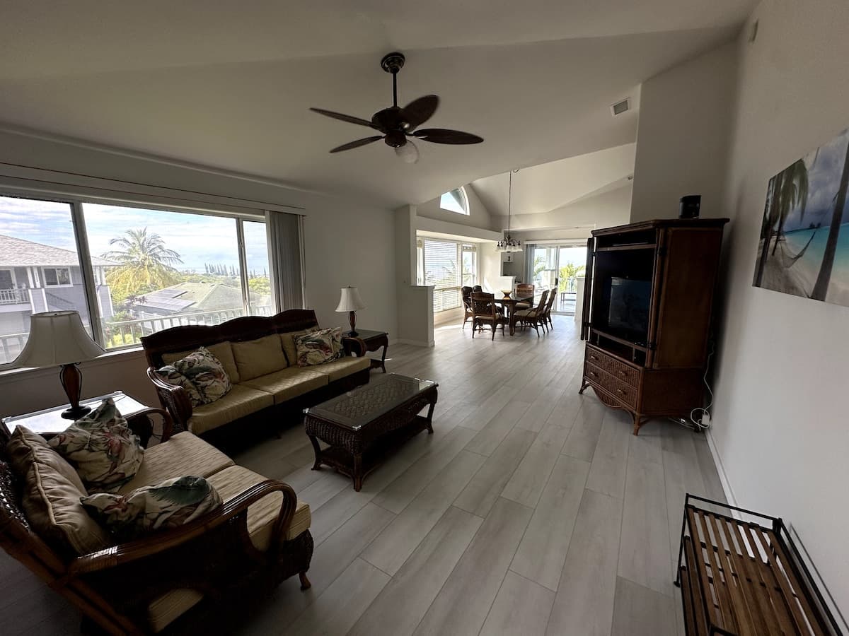 Home in Kailua-Kona · ★4.72 · 3 bedrooms · 5 beds · 2 baths - Photo 2