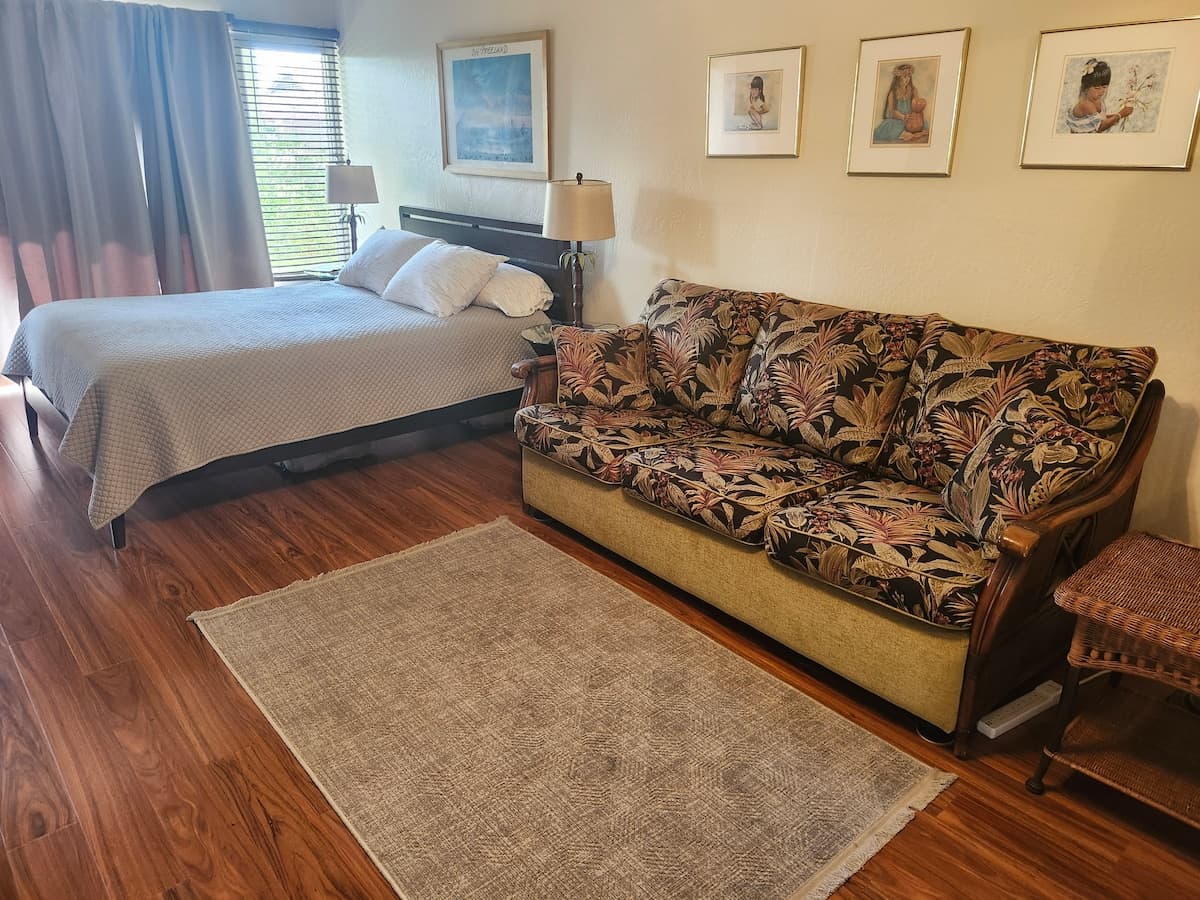 Condo in Kihei · ★4.78 · 1 bedroom · 2 beds · 1 private bath - Photo 3