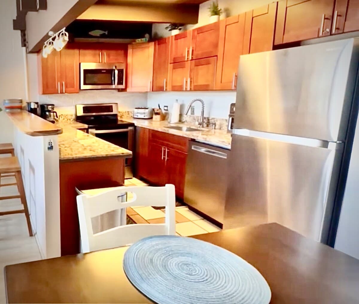 Condo in Kihei · ★4.84 · 2 bedrooms · 4 beds · 1 bath - Photo 2