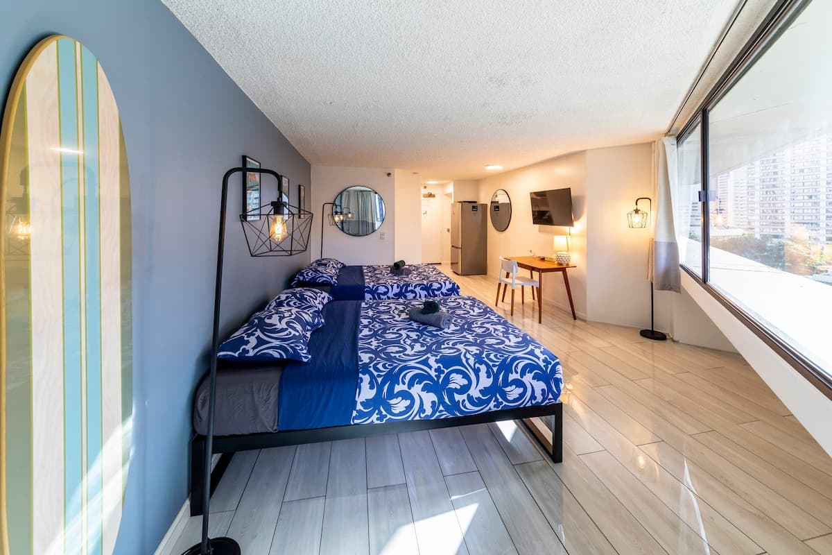 Condo in Honolulu · ★4.69 · 1 bedroom · 2 beds · 1 private bath - Photo 1