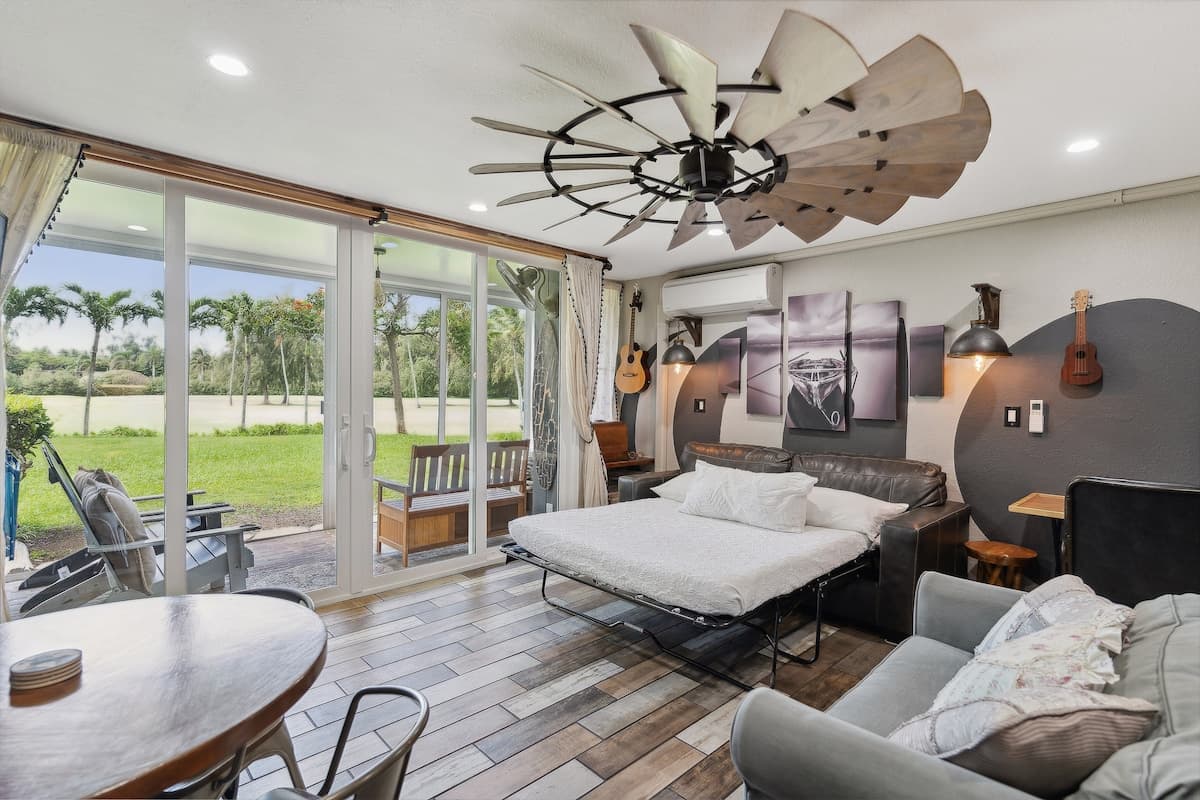 Condo in Kahuku · ★4.92 · 1 bedroom · 2 beds · 2 shared baths - Photo 3