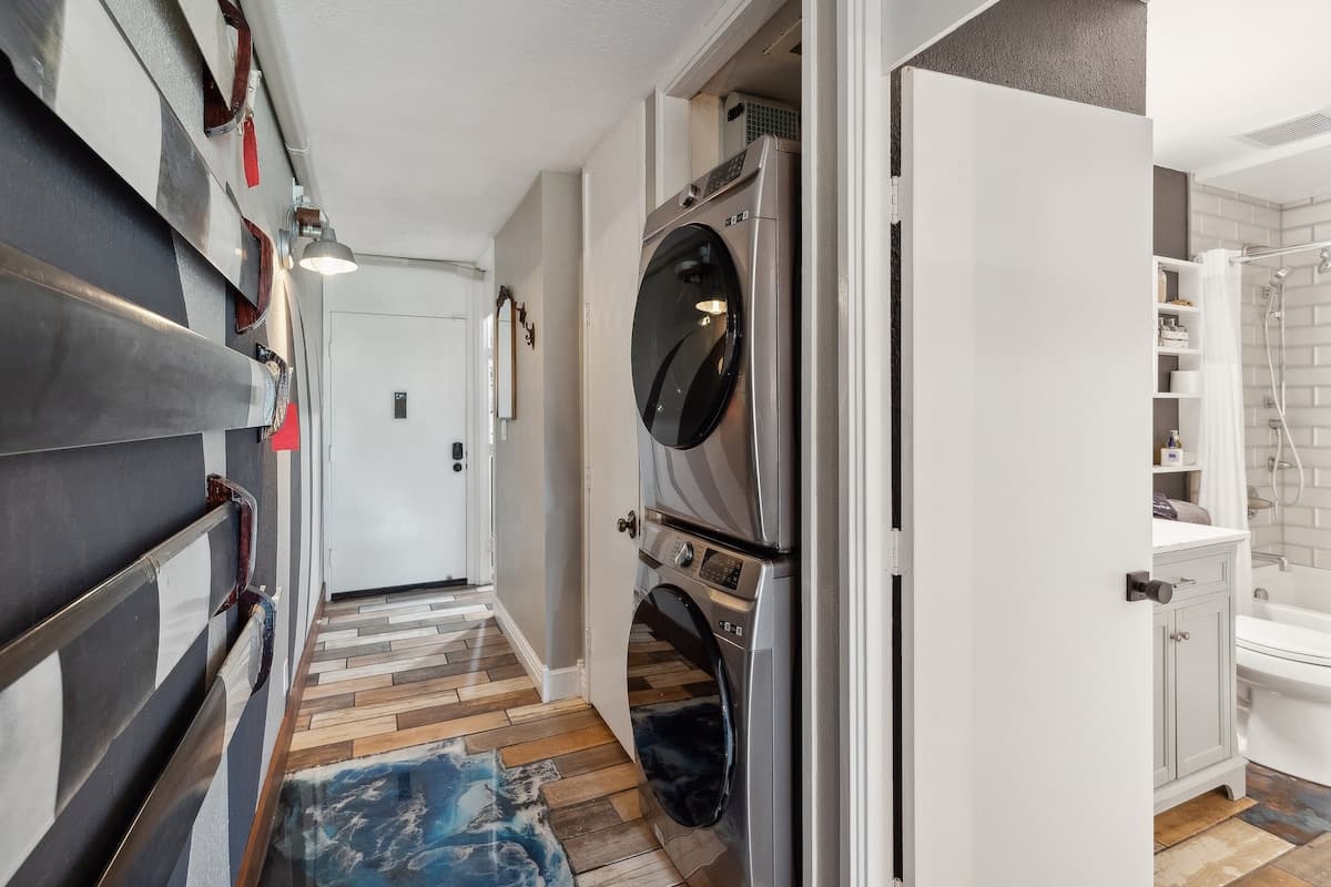 Condo in Kahuku · ★4.92 · 1 bedroom · 2 beds · 2 shared baths - Photo 4