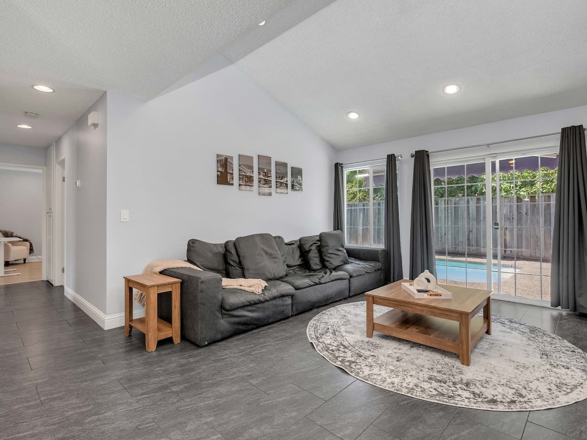 Private Pool & Games Family Retreat in San Jose - Photo 3