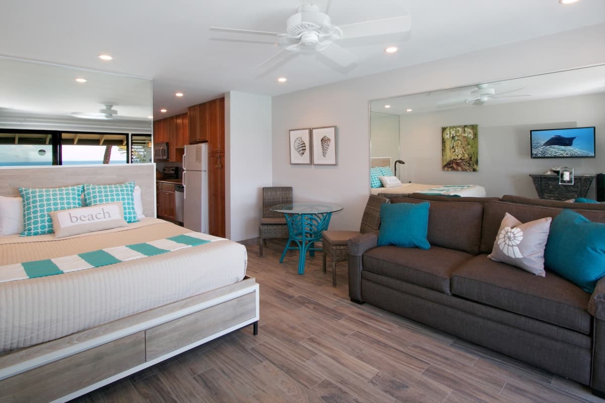 180* Oceanfront View w/ AC! Remodel+2Pools+Clean - Photo 1