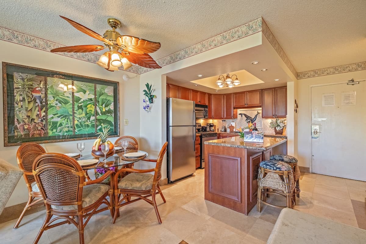 Condo in Kihei · ★4.9 · 1 bedroom · 1 bed · 2 baths - Photo 3