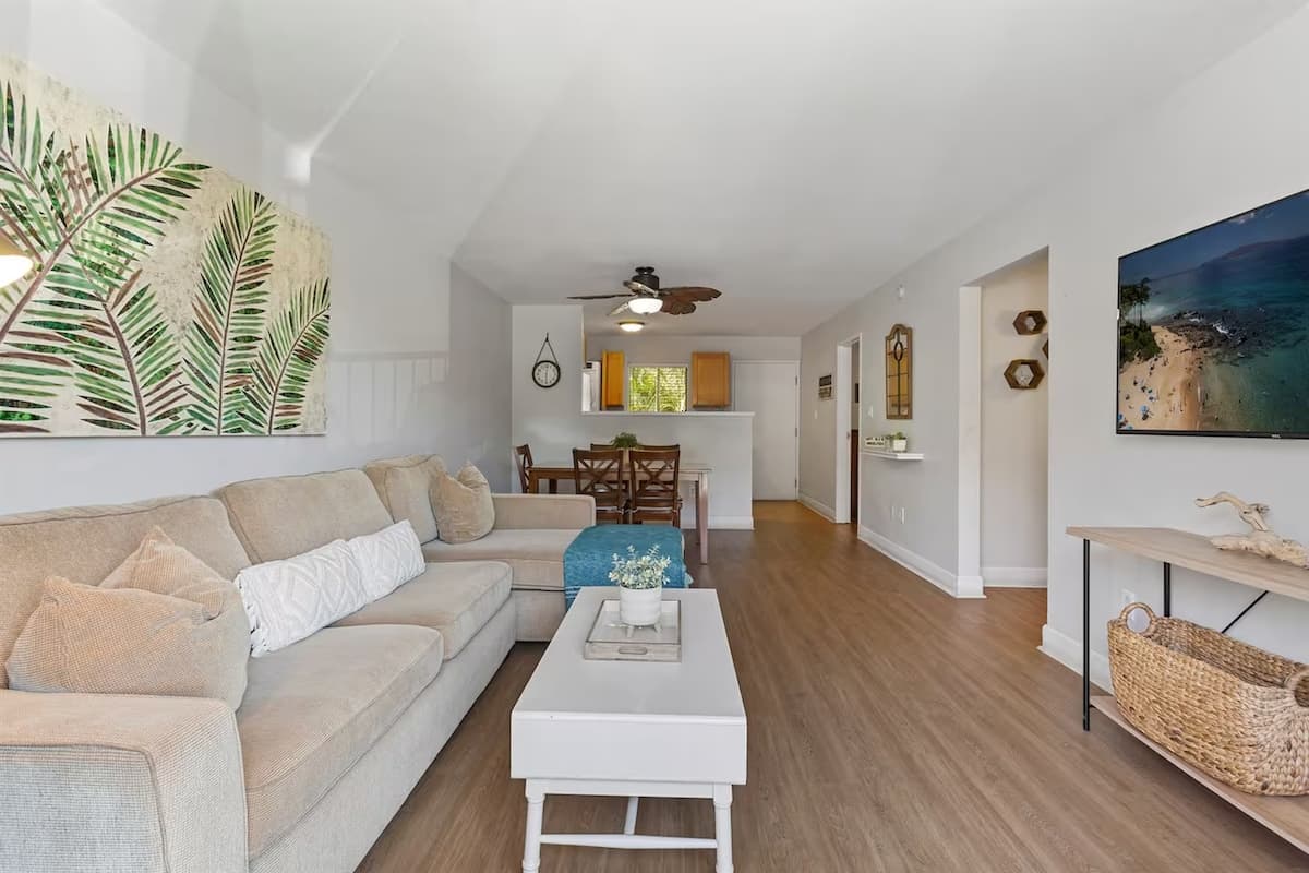 Condo in Kihei · ★4.69 · 2 bedrooms · 2 beds · 2 private baths - Photo 2