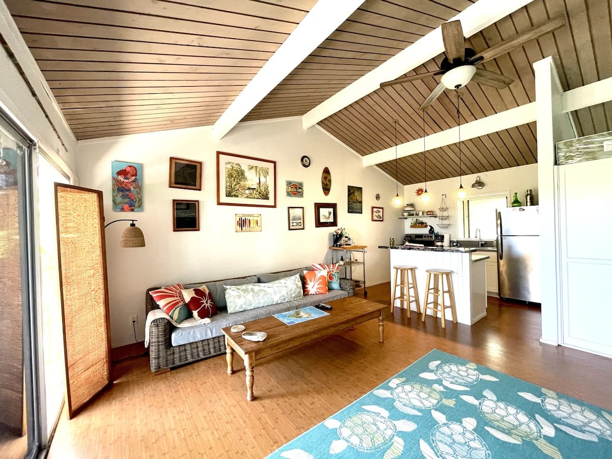 Condo in Kailua-Kona · ★4.68 · 1 bedroom · 1 bed · 1 private bath - Photo 1