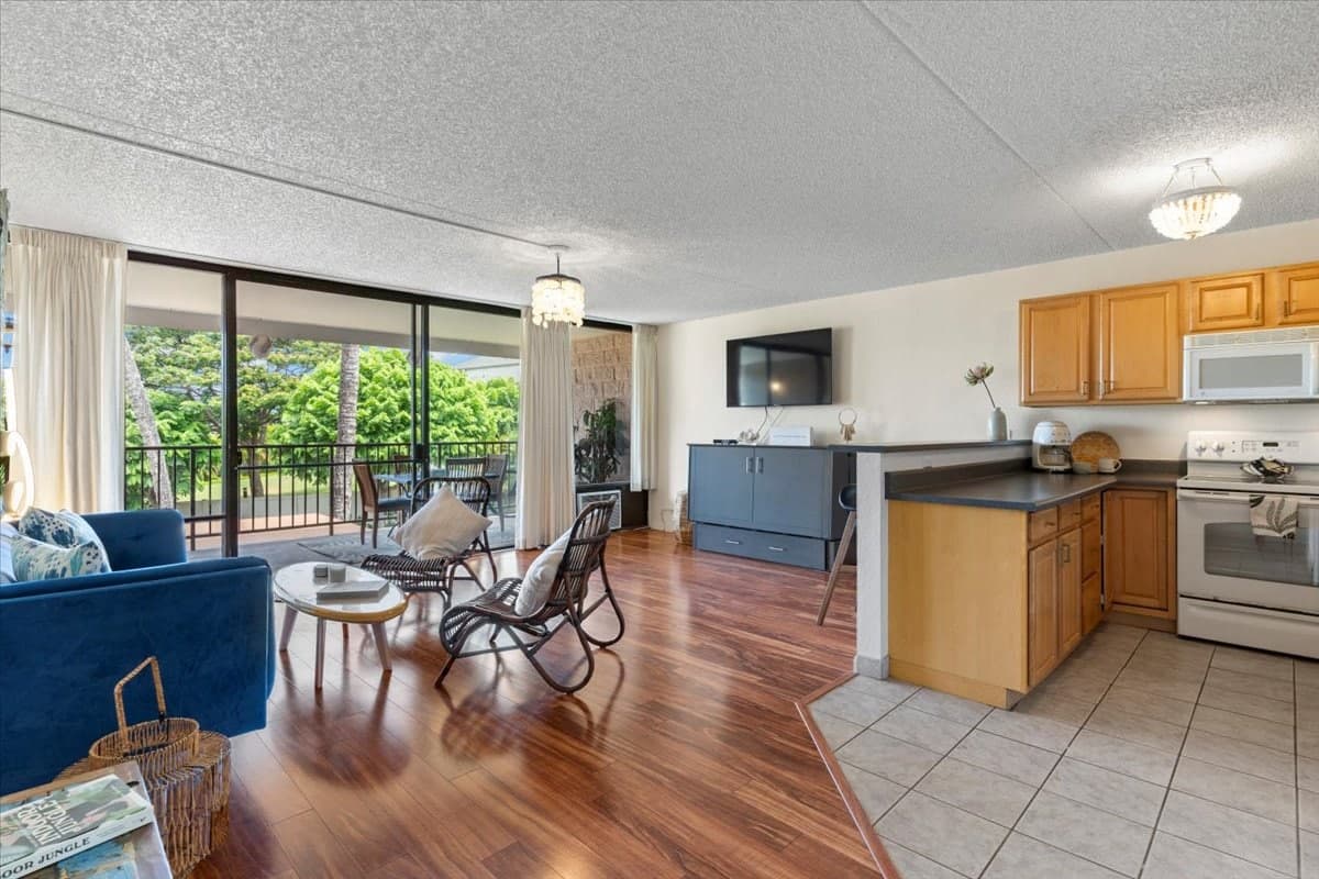 Condo in Kihei · ★4.9 · 1 bedroom · 2 beds · 1 bath - Photo 4