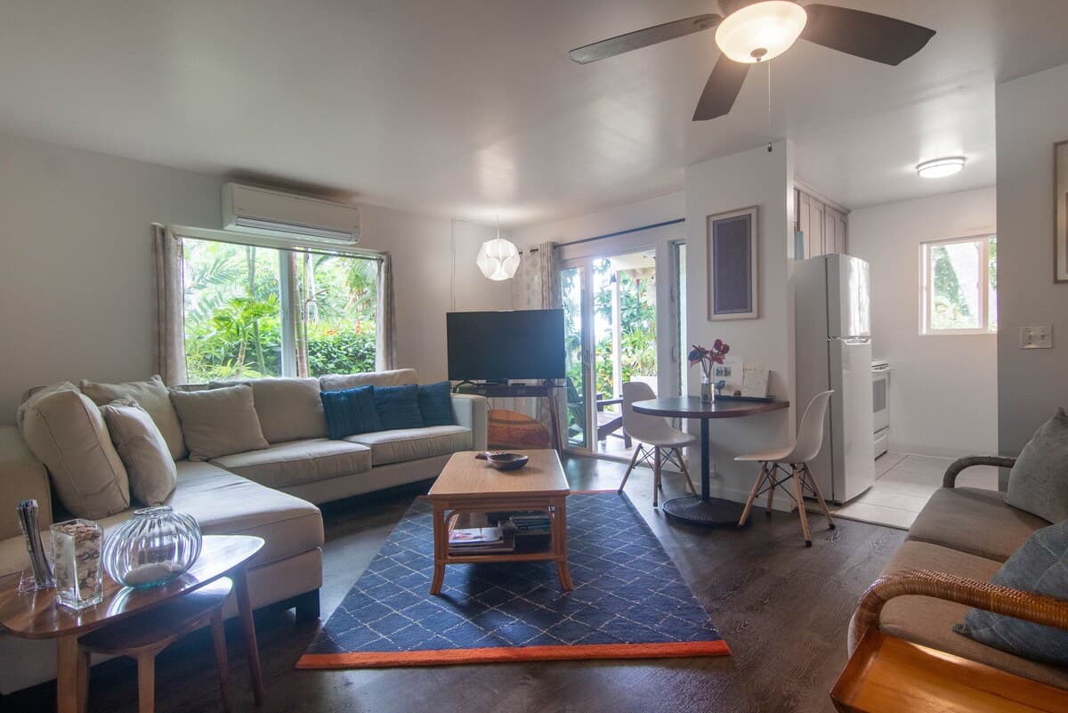 The Artists' Beach Bungalow - Photo 4
