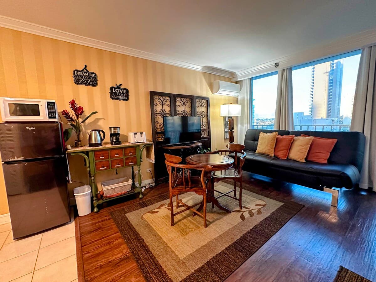 Queen Studio on 16th floor! - Photo 1