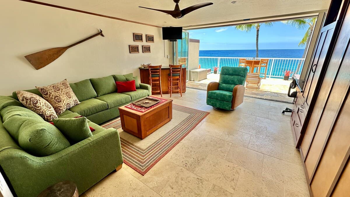 Condo in Kailua-Kona · ★4.93 · Studio · 2 beds · 1 bath - Photo 4