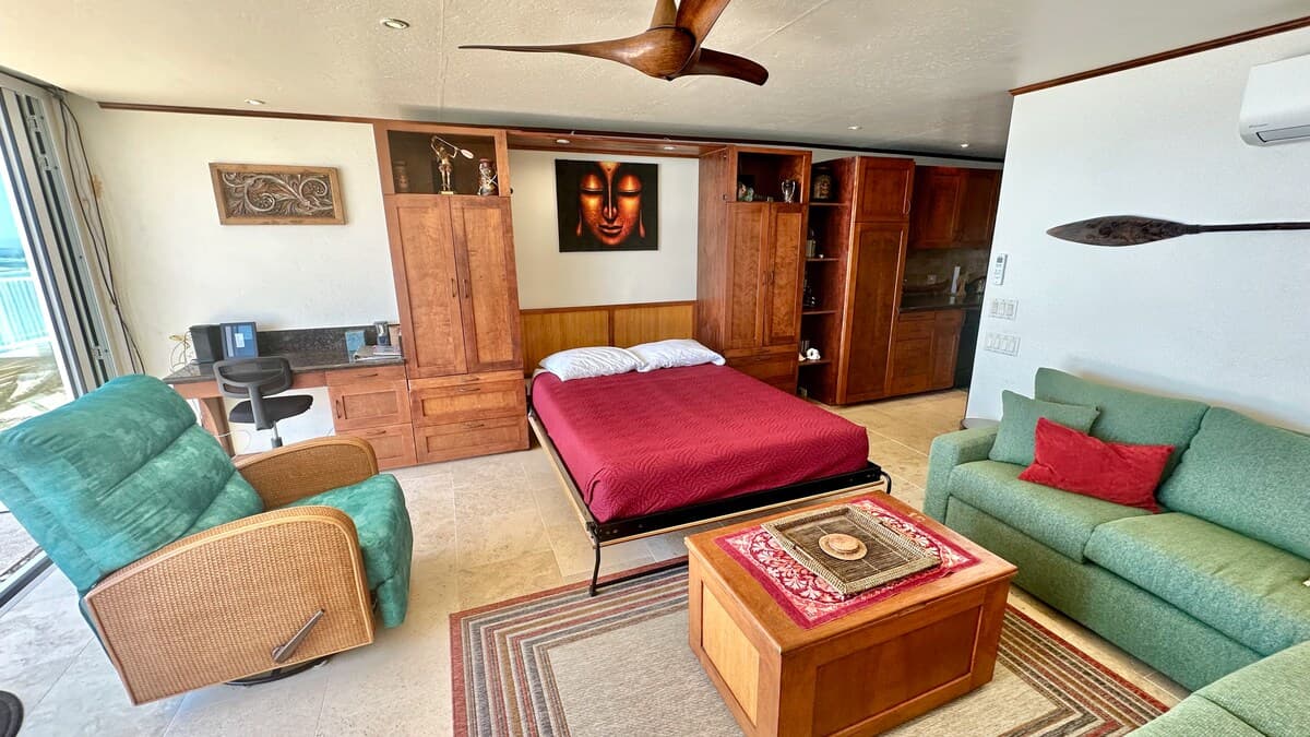 Condo in Kailua-Kona · ★4.93 · Studio · 2 beds · 1 bath - Photo 5